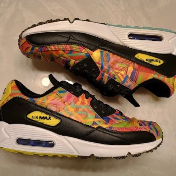 Nike Air Max 90's "Familia" - Picture 13 of 16